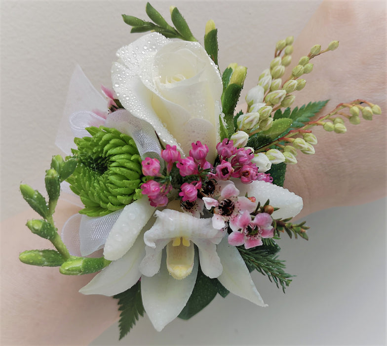 Wrist corsage